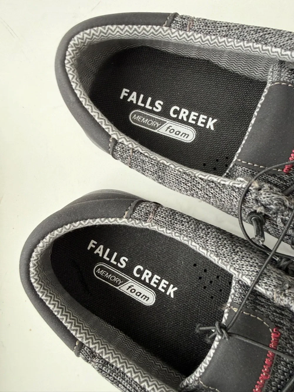 FALLS CREEK $45 Mens 9 Black Gray Enzo Slip On Casual Memory Foam Shoes Box#18